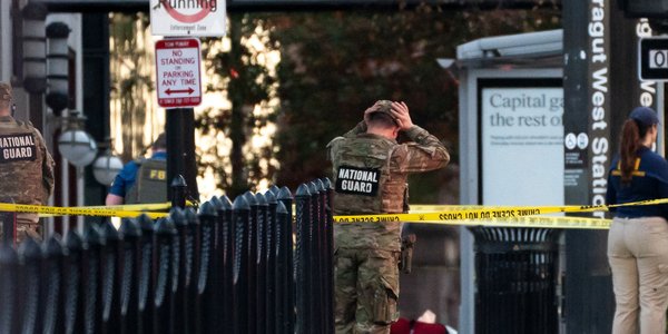 Стрельба возле Белого дома. Дональд Трамп обрушивается на иммигрантов: Разве они не любят нашу страну? Мы не хотим, чтобы они