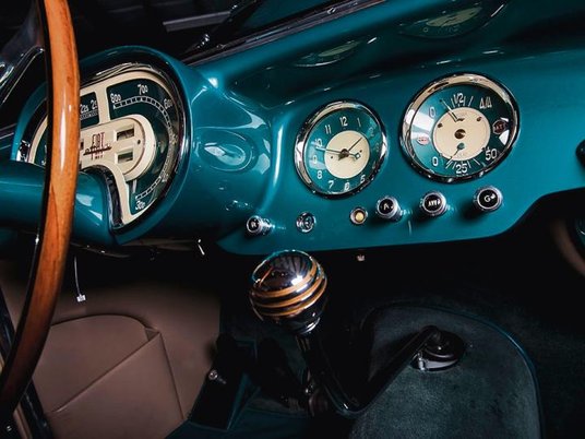 Fiat 8V Supersonic to absolutnie wystrzałowy samochód. Ktoś ma inne zdanie? Śmiała, bezkompromisowa 