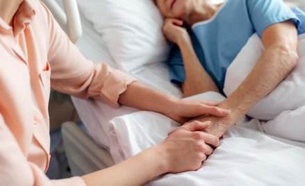 Szpitale bezprawnie ograniczają odwiedziny pacjentów
