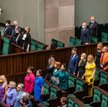 Tęczowe maseczki Lewicy na zaprzysiężeniu. Pismo do prezydenta