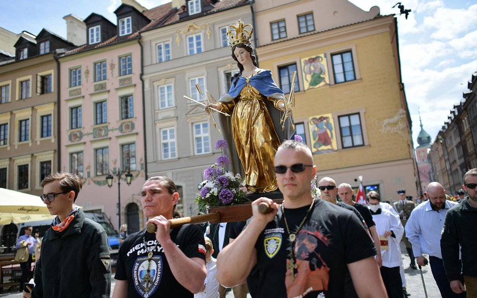 Procesja z Najświętszym Sakramentem z okazji Uroczystości Najświętszego Ciała i Krwi Chrystusa na ul
