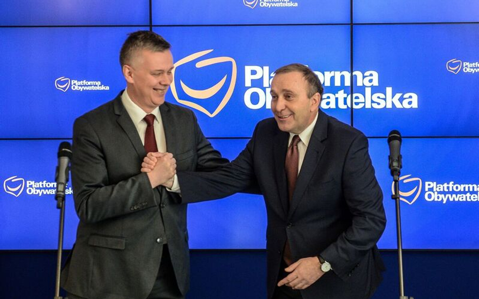 Tomasz Siemoniak wycofał się z wyścigu o fotel szefa Platformy i poparł Grzegorza Schetynę