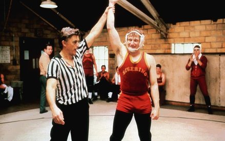 Ekranowa wersja „Świata według Garpa” (1982) i John Irving w roli sędziego. Zresztą, kto z powieścio