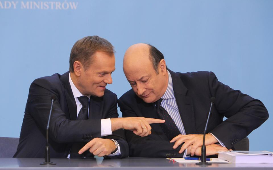 Co Tusk zrobi z Rostowskim?