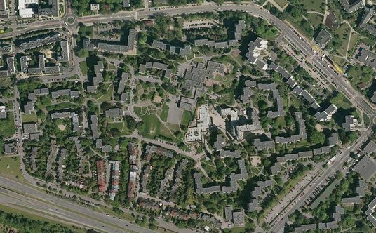 Modernizm – Warszawa, Ursynów, osiedle Romera. Zdjęcie satelitarne. Źródło: Urząd Miasta