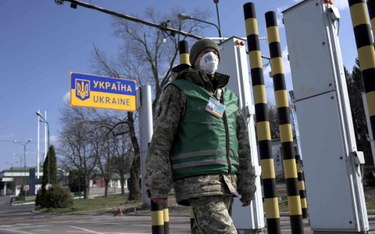 Strażnik graniczny na granicy Ukrainy