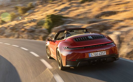 Porsche 911 Carrera 4 GTS Cabriolet