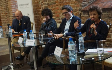 W elbląskiej debacie udział wzięli (od prawej): Joanna Szczepkowska, Marcin Poprawski, Joanna Cichoc