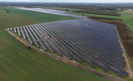 Onde, budowniczy instalacji OZE, ciągnie wyniki operacyjne Grupy Erbud.