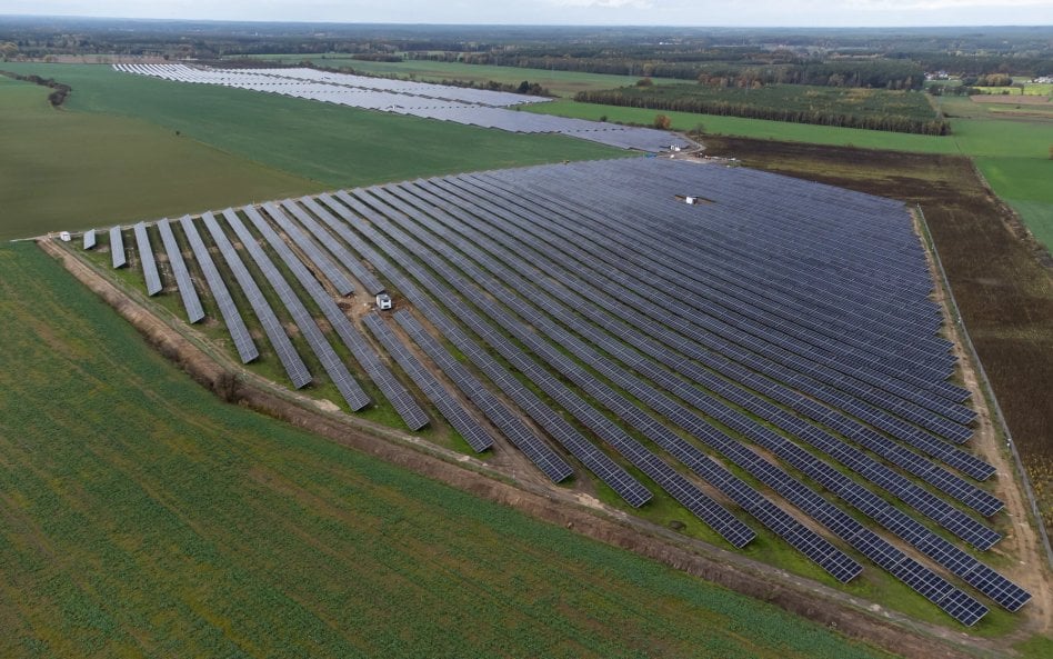 Onde, budowniczy instalacji OZE, ciągnie wyniki operacyjne Grupy Erbud.