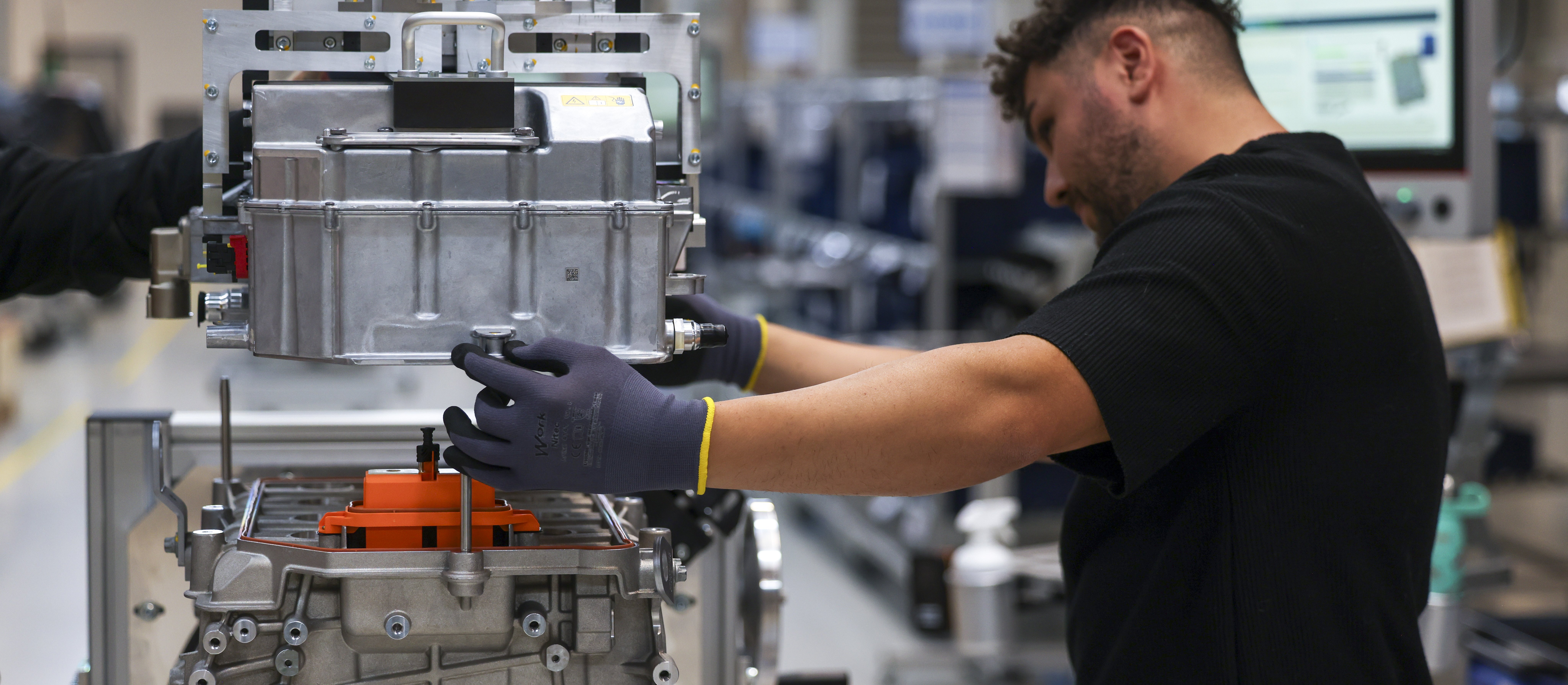 Niemieckie zamówienia produkcyjne spadły czwarty miesiąc z rzędu