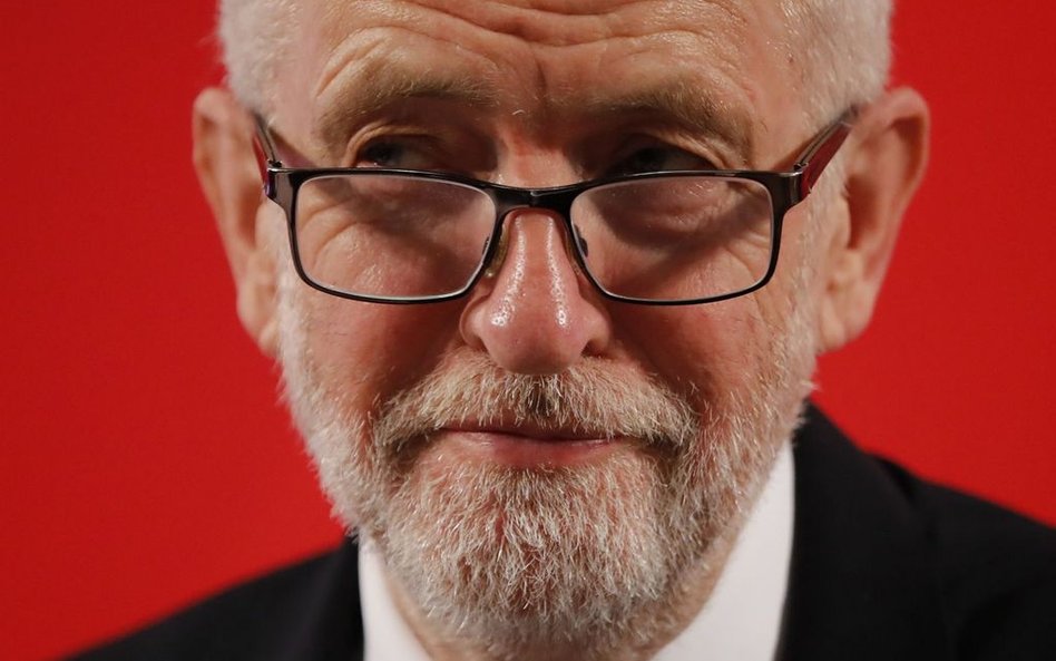 Corbyn: Tajne rozmowy rządu z USA. Służba zdrowia na sprzedaż