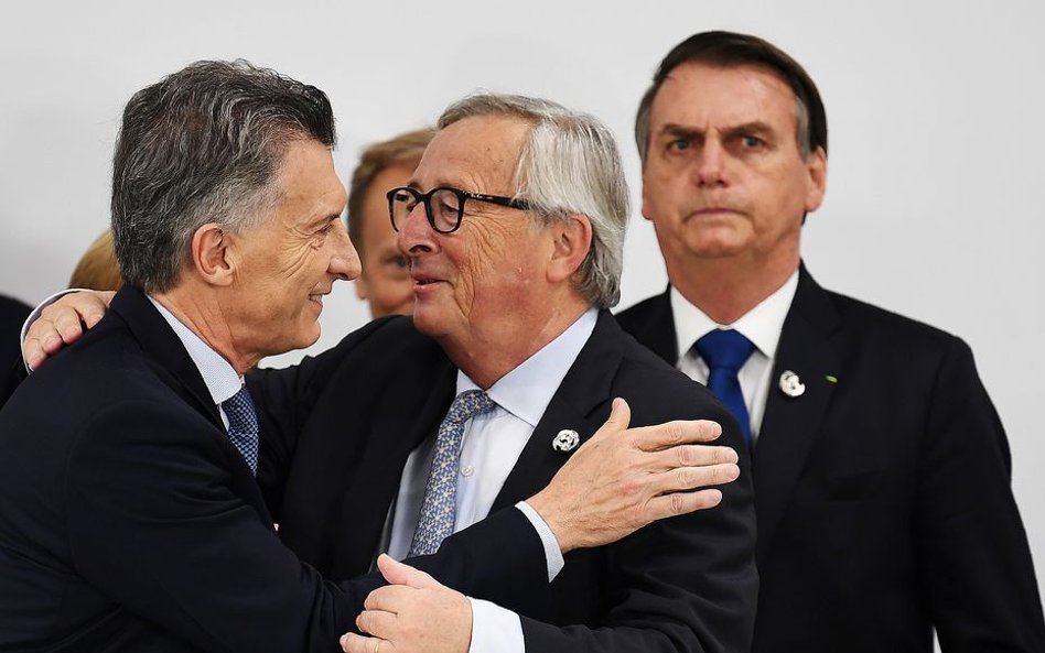 Prezydent Argentyny Mauricio Macri, szef Komisji Europejskiej Jean-Claude Juncker i prezydent Brazyl