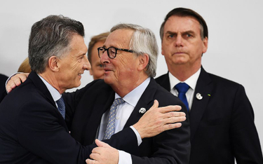 Prezydent Argentyny Mauricio Macri, szef Komisji Europejskiej Jean-Claude Juncker i prezydent Brazyl