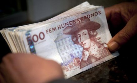 Riksbank dołączył do „klubu ujemnych stóp”.