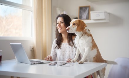 Większość kobiet woli pracę w trybie home office niż w biurze.