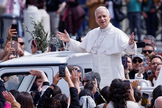 Niedziela Palmowa, papież Leon XIV wśród wiernych w Watykanie