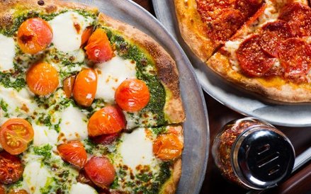 Oferta gastronomiczna kina Alamo Drafthouse