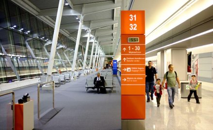 Hala odlotów na lotnisku im. Fryderyka Chopina w Warszawie