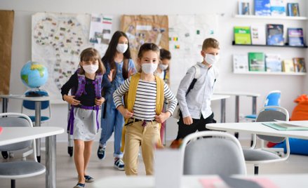 Uczeń z kaszlem do izolatorium? Pytania do Ministerstwa Edukacji