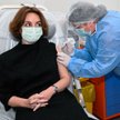 Ekspertka: Regularne doszczepianie przyszłością walki z COVID