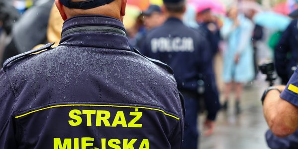 Straż miejska żąda danych właściciela numeru telefonu. W sprawie zapadł wyrok NSA