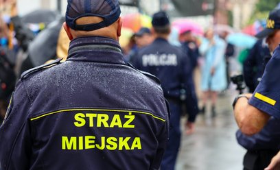 Straż miejska może żądać danych z polisy ubezpieczeniowej auta