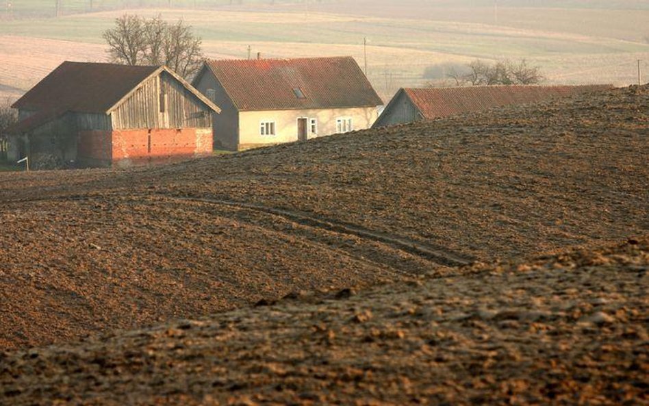 Właściciele gospodarstw mają płacić ryczałt