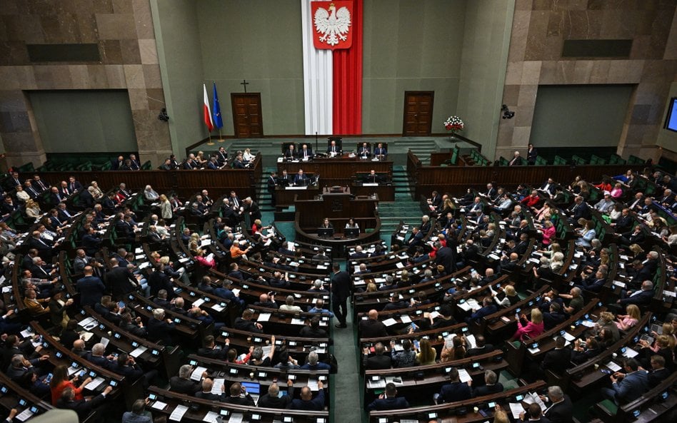 Status osoby najbliższej i umowa o wspólnym pożyciu. Sejm przyjął ustawę