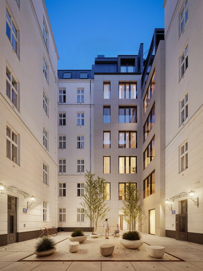 Ciekawym rozwiązaniem w Orris Residence jest wewnętrzny dziedziniec wzbogacony o ogród wertykalny