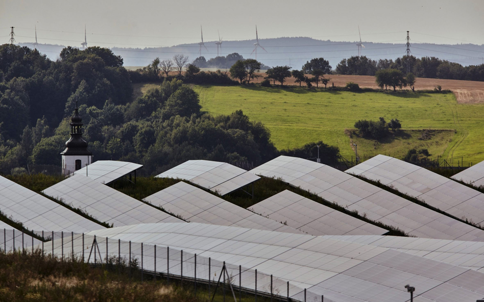 Moc instalacji fotowoltaicznych w Polsce to 11 GW. To wciąż jeszcze instalacje prosumenckie, wkrótce