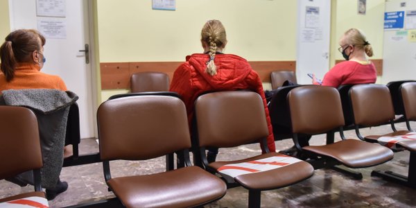 NFZ może wstrzymać płatności placówkom. Chodzi o centralną e-rejestrację