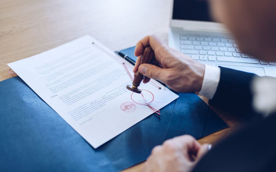 Czy warto być notariuszem? Coraz mniej