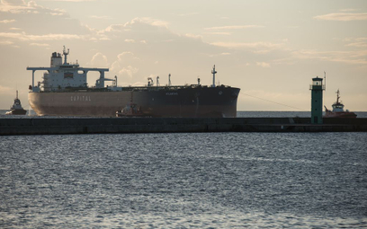 Do Gdańska przybyły tankowce "Atlantas" i "Calida" z ropą z Iranu, trwa rozładunek.
