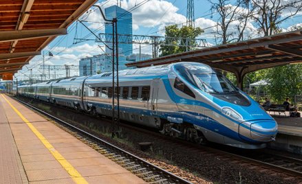 Europejskie tory są areną walk kolejowych rywali. U nas PKP Intercity nie ma konkurencji.