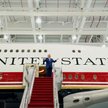 Prezydent USA Donald Trump podczas prezentacji samolotu VC-25B podarowanego przez Katar, który ma by