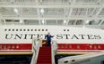 Prezydent USA Donald Trump podczas prezentacji samolotu VC-25B podarowanego przez Katar, który ma by