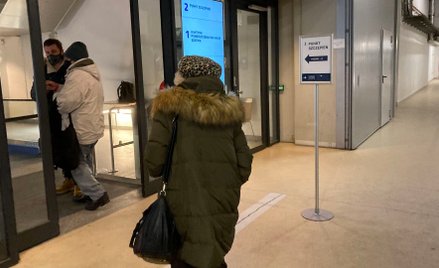 Szczepienia na Narodowym. "Jak kolejka w mięsnym"