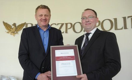 Mariusz Solarz odebrał dyplom najlepszego prawnika przedsiębiorstwa z rąk red. naczelnego „Rz” Tomas