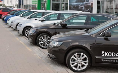 Polacy coraz chętniej kupują nowe auta. Skoda nie daje szans konkurentom