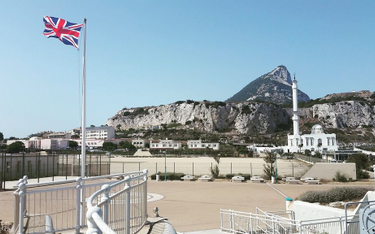 Gibraltar: Okręt z Hiszpanii wyganiał statki handlowe