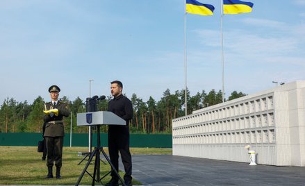 Zełenski uczestniczył w pochówku pierwszego przywódcy OUN. „Przywracamy sprawiedliwość”