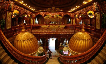 Rajd Wenecja-Pekin: Ujguria – kamery, wojsko i normalność