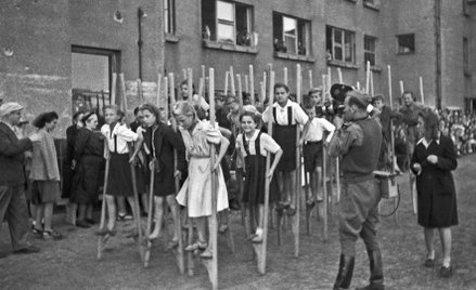 Dokonywano niemal cudów, by postawić szkolnictwo na nogi. Inauguracja roku  szkolnego na Ziemiach Od