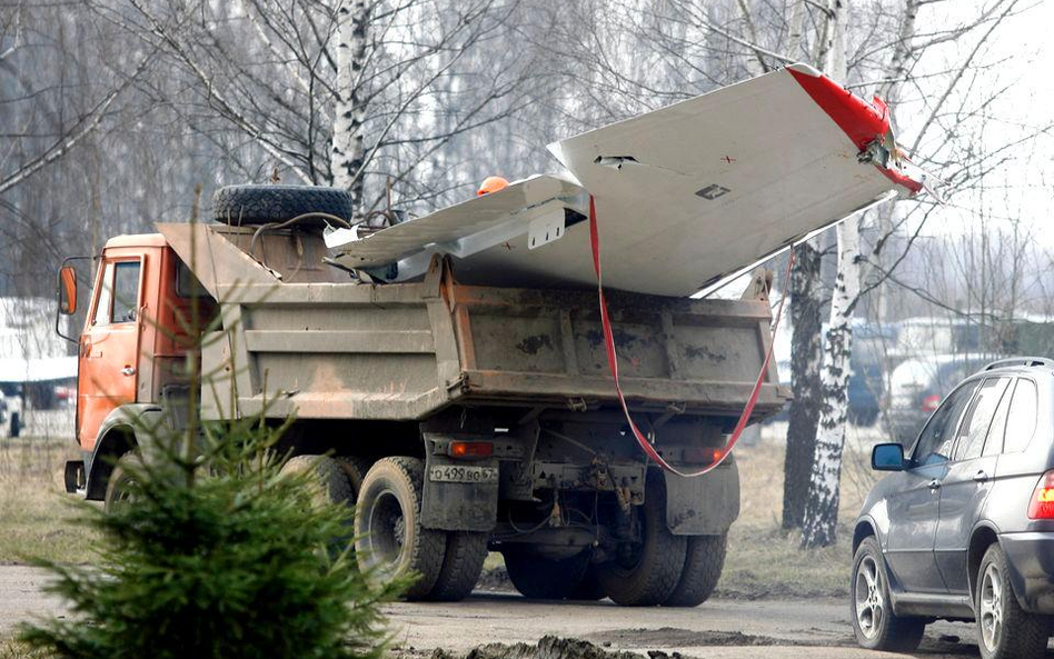 Transport części wraku w Smoleńsku