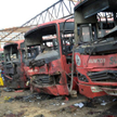 Wskutek eksplozji baków paliwa zniszczonych zostało ponad 40 samochodów
