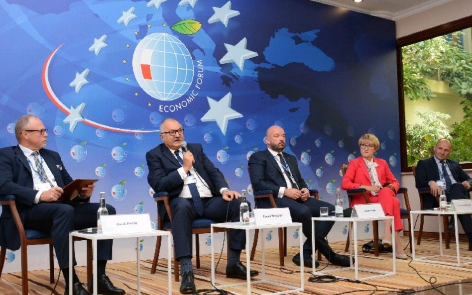 Forum jest platformą debat na aktualne tematy. W ub.r. w Karpaczu jeden z paneli dotyczył europejski