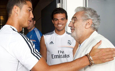 Cristiano Ronaldo, Pepe i Placido Domingo najwyraźniej łapią wspólny rytm w klubowych kuluarach Real
