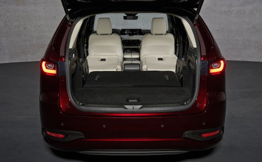 maksymalna ładowność ze złożoną drugą i trzecią kanapą wynosi 1971 litrów