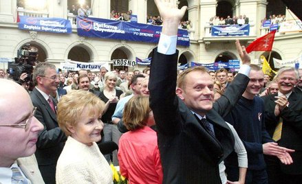 Politycy PO na wiecu wyborczym w 2005 r. Od lewej: Jan Rokita, Zyta Gilowska i Donald Tusk.